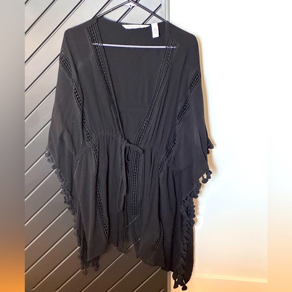 Michael Stars tassel duster/cover up. One size. Excellent condition. - Picture 2 of 2